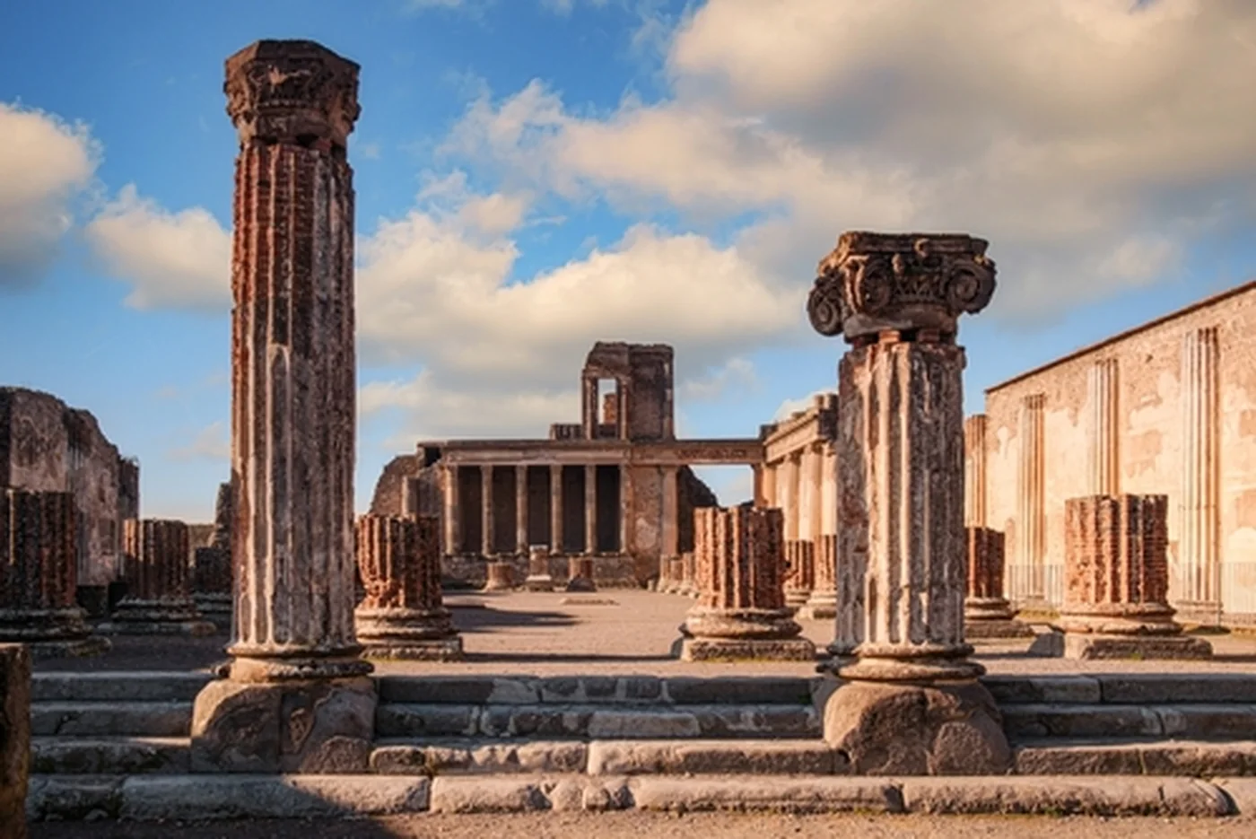 pompeii forum