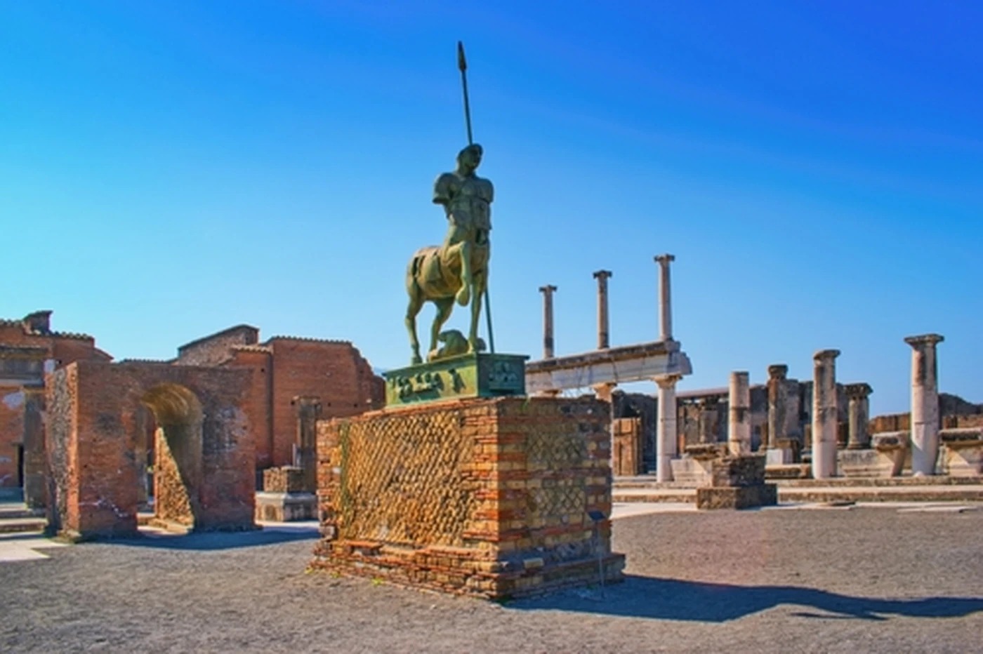 pompeii centaur statue