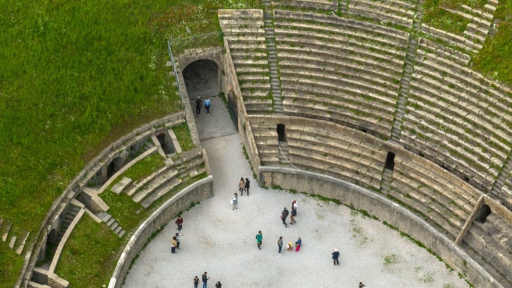 pompeii amphitheatre