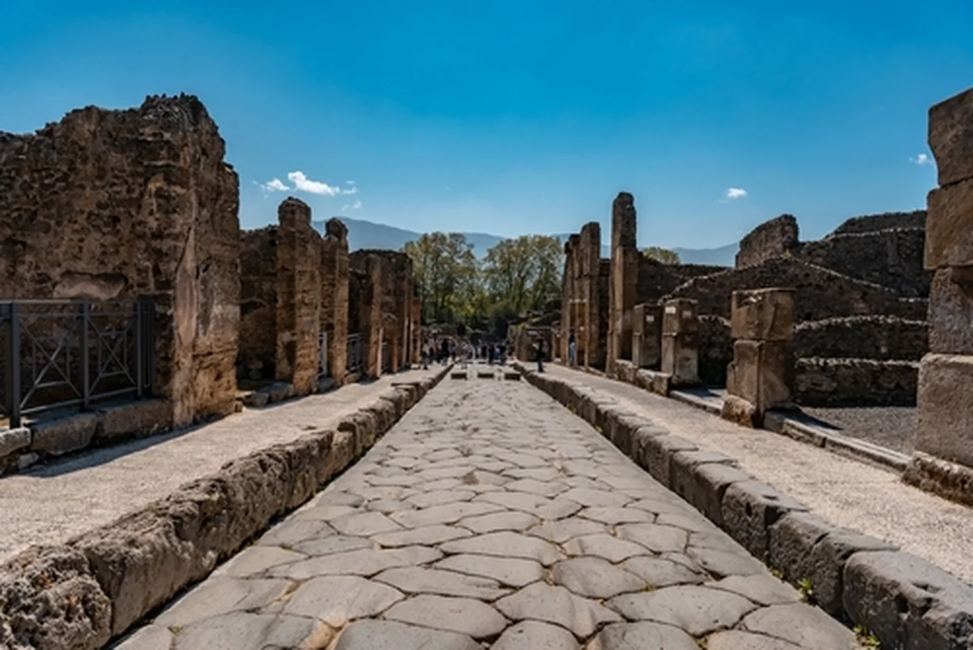 pompeii stone street