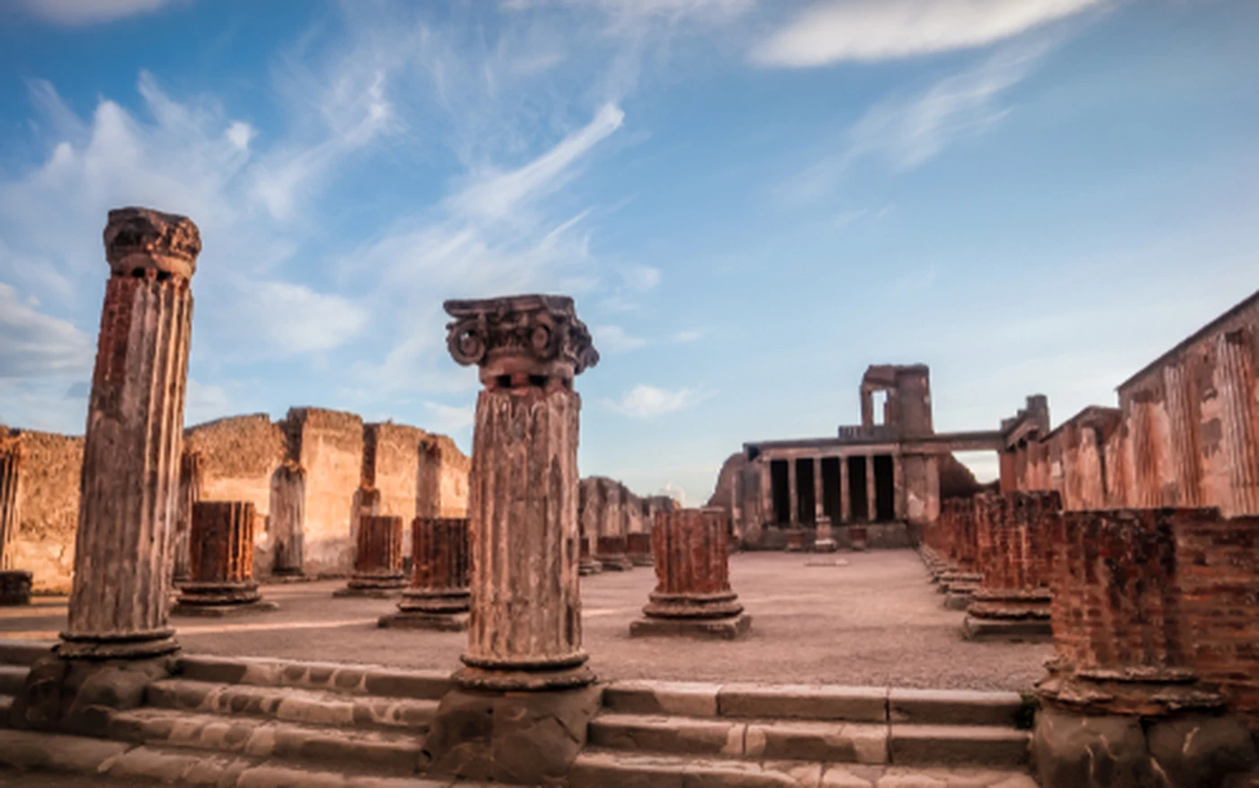 POMPEII COLUMNS FORUM